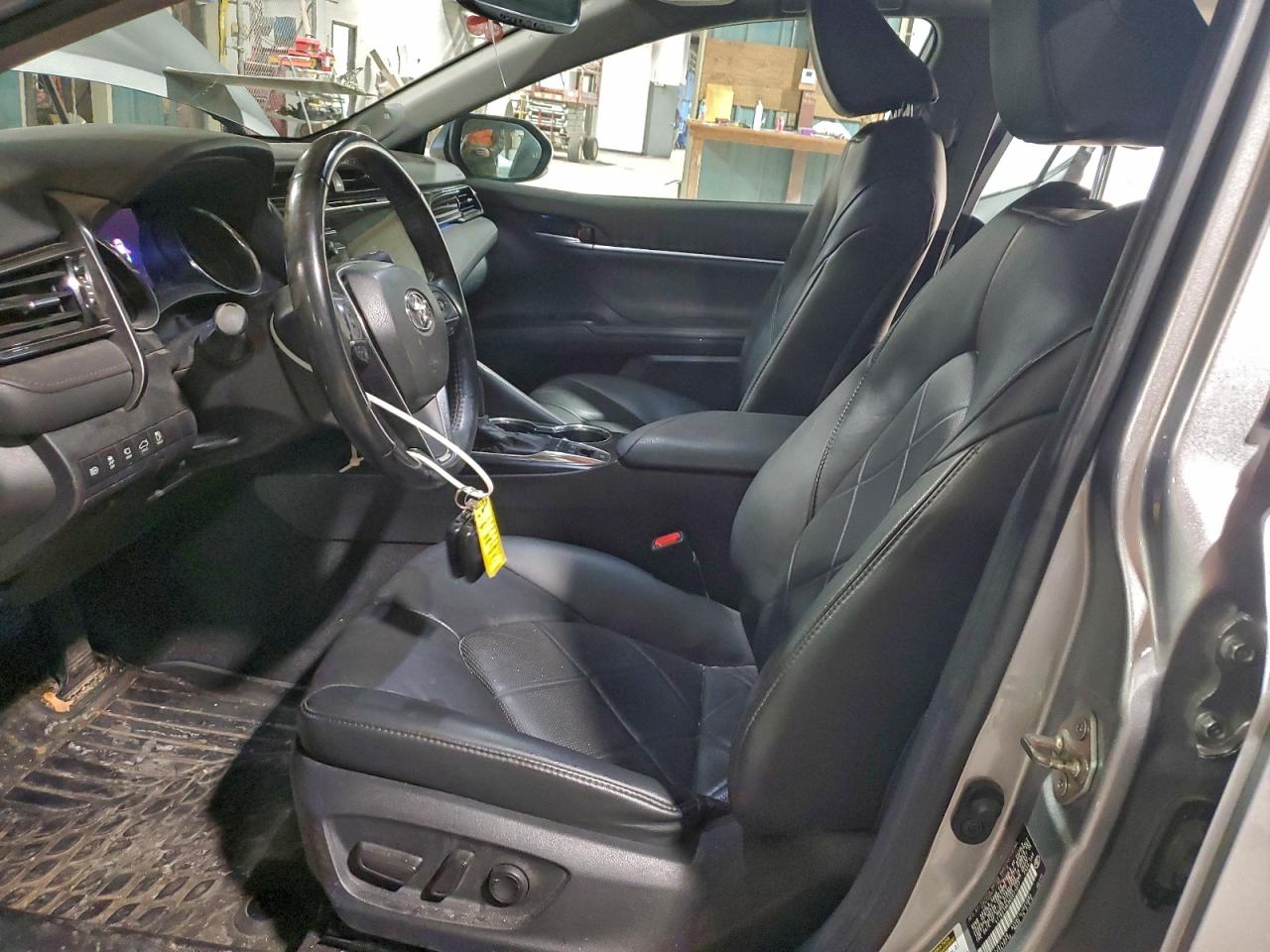 Toyota Camry Hybrid Image 10