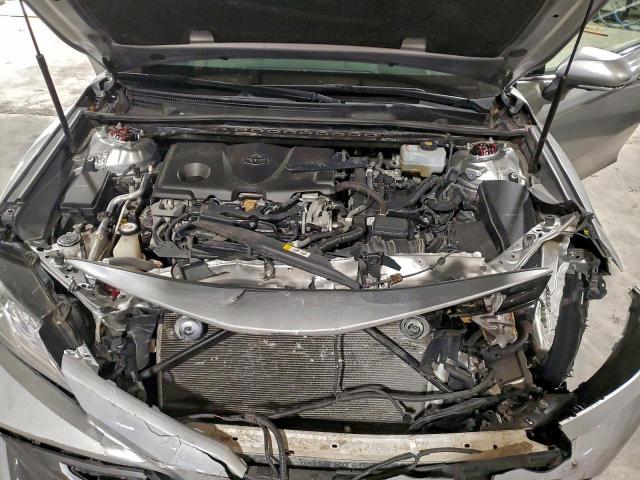 Toyota Camry Hybrid Image 6