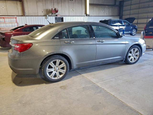 Chrysler 200 Touring Image 3