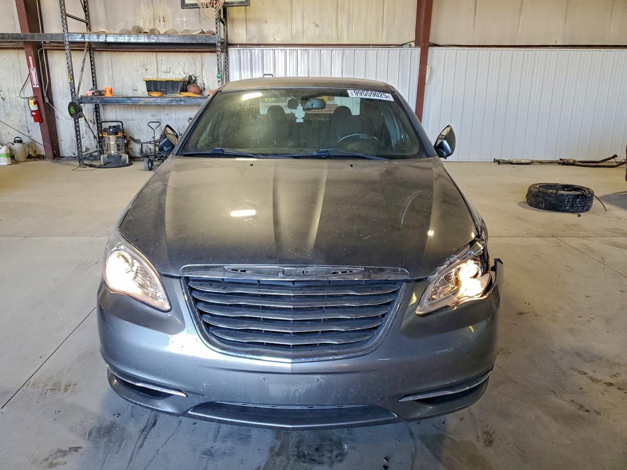 Chrysler 200 Touring Image 2