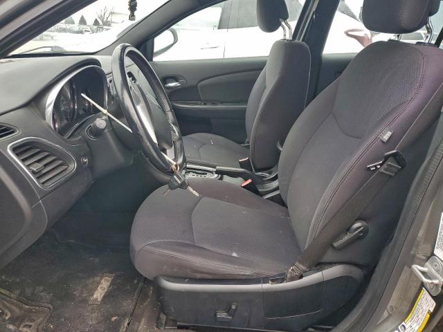 Chrysler 200 Touring Image 8