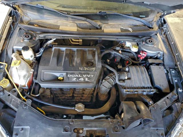 Chrysler 200 Touring Image 11