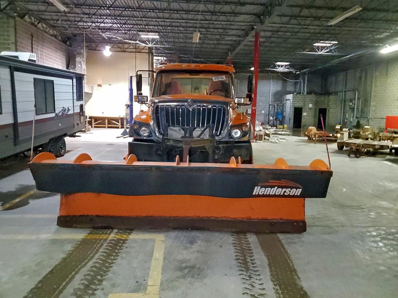 International 7000 7400 7400 Image 6