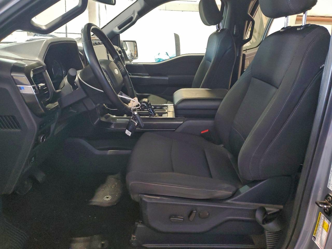 Ford F-150 Supercrew Image 8